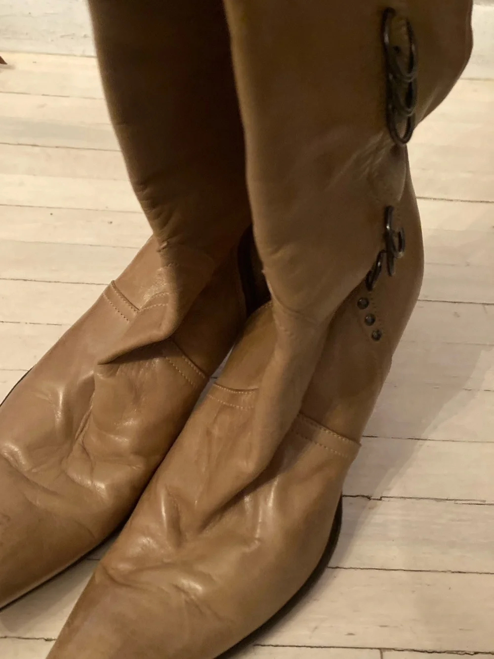 Women’s Tan Pointed-Toe Leather Boots Made in Spain - Picture 2 of 8